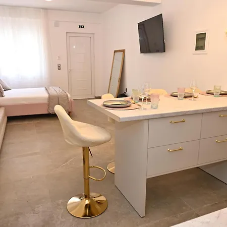 The Cozy Nest Апартаменты